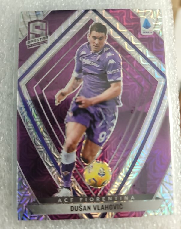 2020-21 Panini Chronicles Spectra Serie A Purple Mojo #23 Dušan Vlahović — front