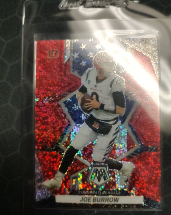 2022 Panini Mosaic #255 Joe Burrow — front