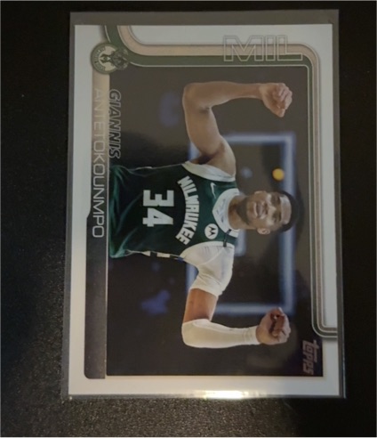 2025-26 Topps #54 Giannis Antetokounmpo — front