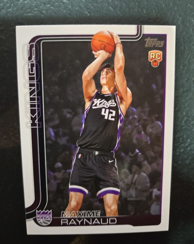2025-26 Topps #243 Maxime Raynaud — front