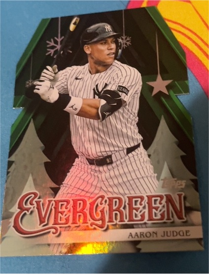 2025 Topps Holiday #E-11 Aaron Judge Evergreen — front