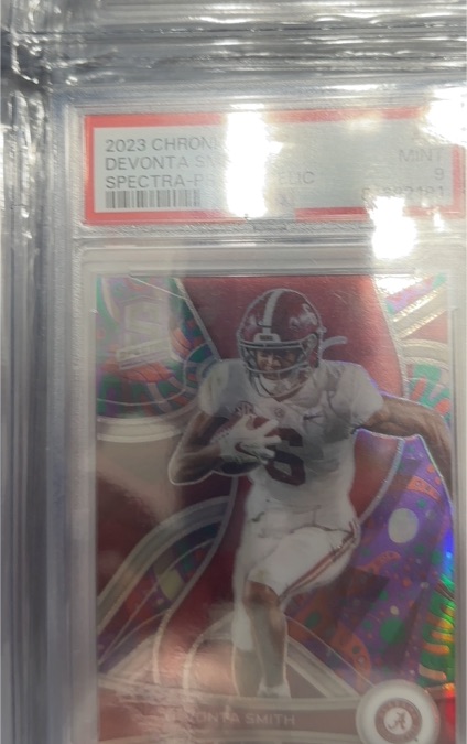 2023 Panini Chronicles Devonta Smith Spectra Prizm — front