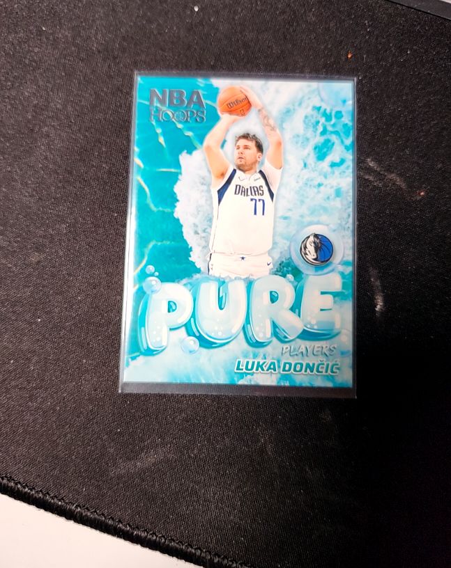 2024-25 Panini NBA Hoops #10 Luka Dončić — front