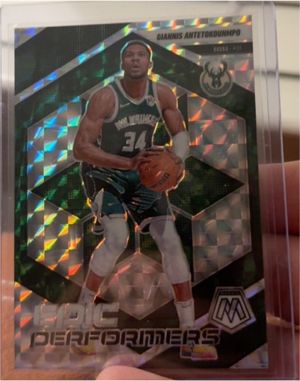 2024-25 Panini Mosaic #7 Giannis Antetokounmpo Epic Performers — front