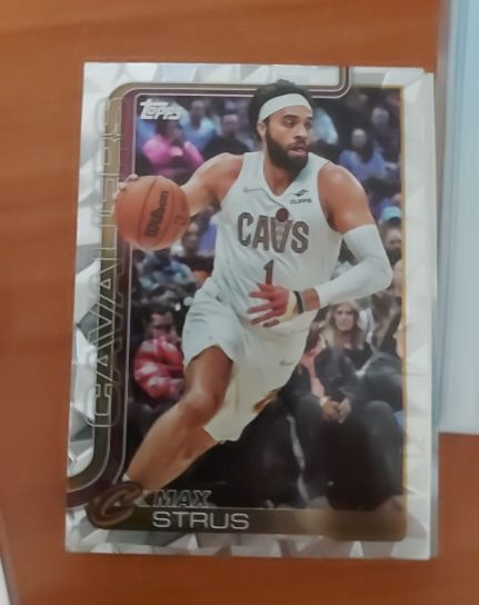 2025-26 Topps Basketball #84 Max Strus — front
