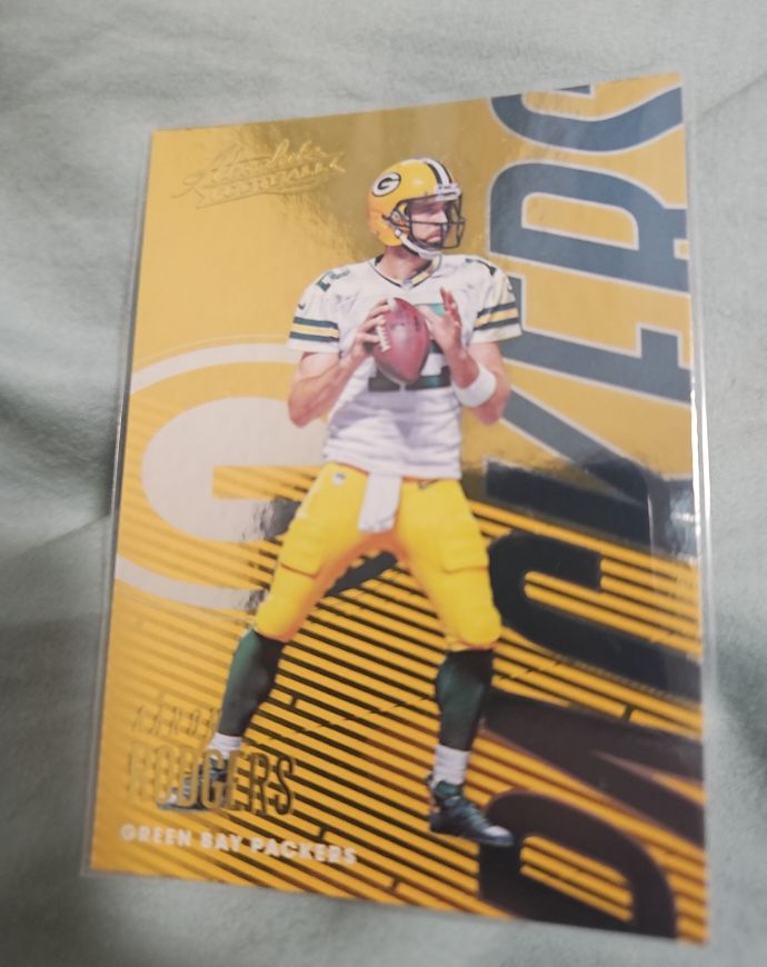 2018 Panini Absolute #35 Aaron Rodgers — front