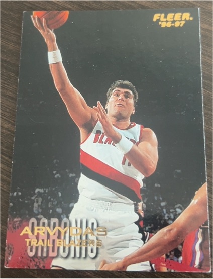 1996-97 Fleer #90 Arvydas Sabonis — front