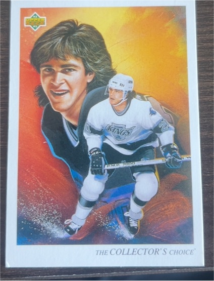 1992-93 Upper Deck #8 Luc Robitaille — front