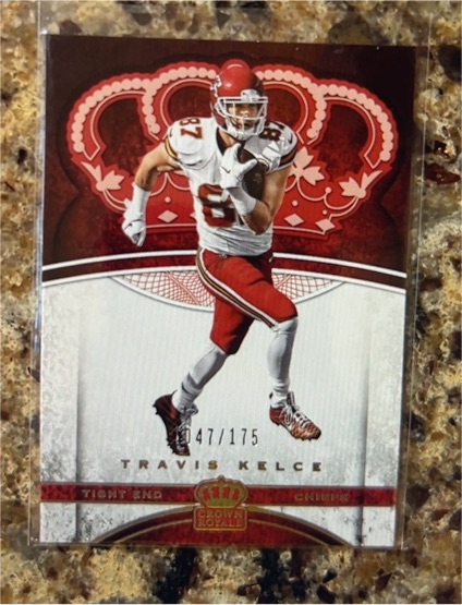 2017 Panini Crown Royale #51 Travis Kelce — front