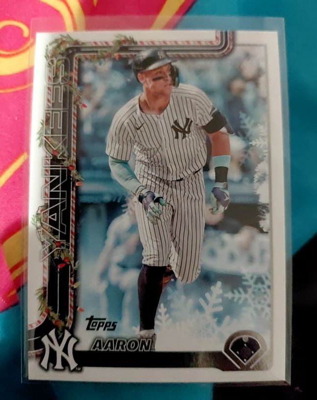 2025 Topps Holiday #H161 Aaron Judge — front