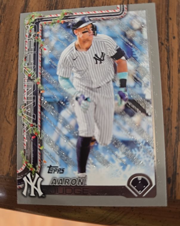 2025 Topps Holiday #H161 Aaron Judge — front