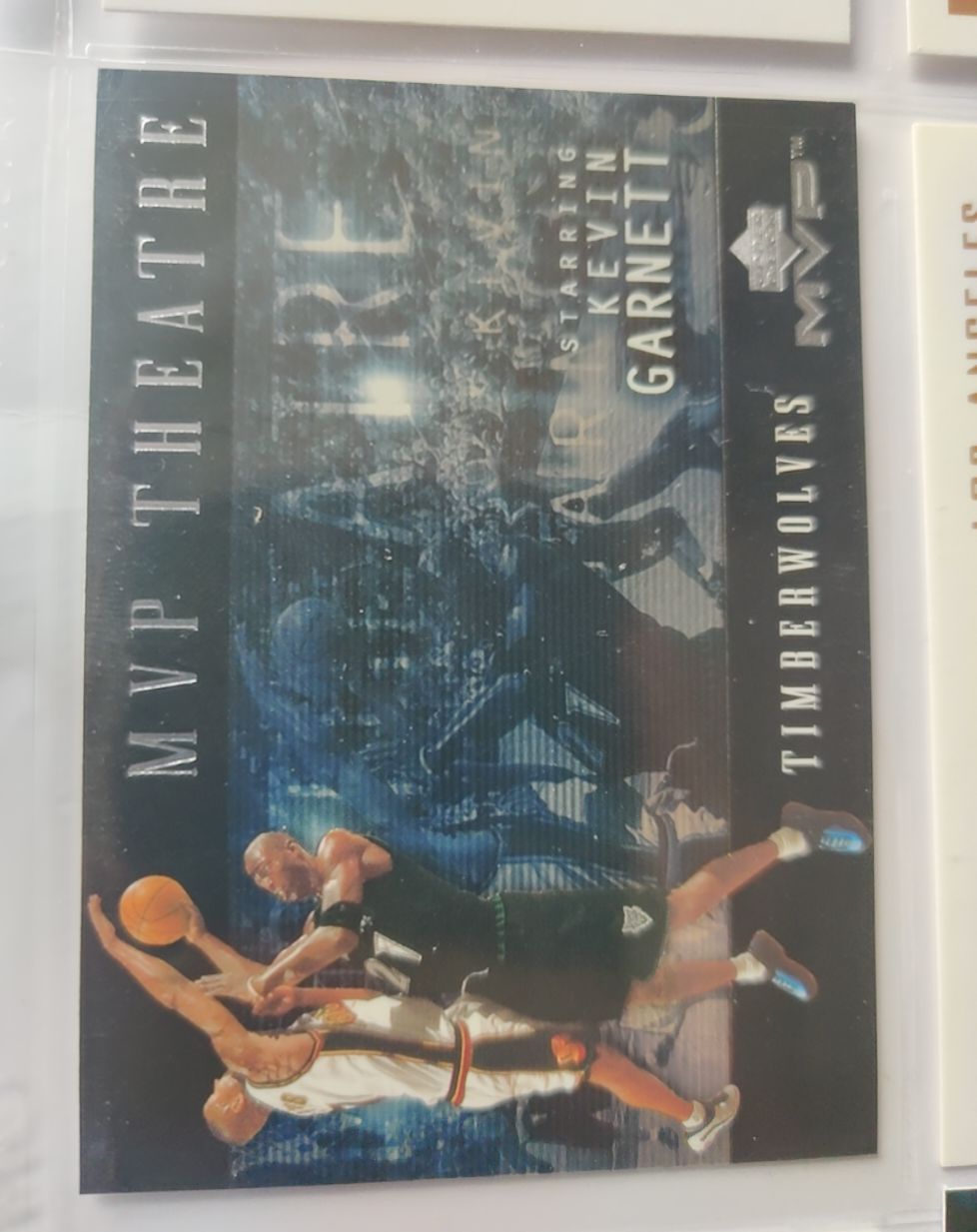 2000-01 Upper Deck MVP Theatre #M9 Kevin Garnett — front