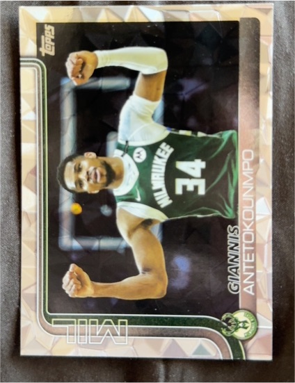 2025-26 Topps #54 Giannis Antetokounmpo — front