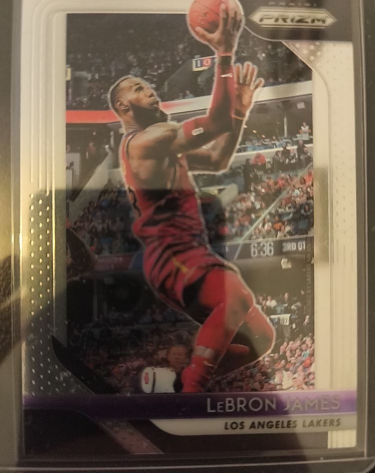 2018-19 Panini Prizm #6 LeBron James — front