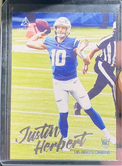 2020 Panini Chronicles Luminance #203 Justin Herbert — front