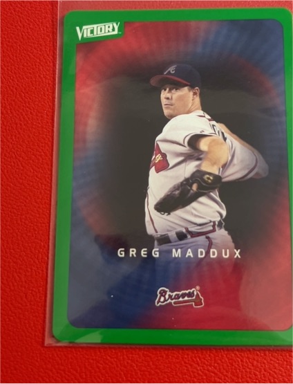 2003 Upper Deck Victory #10 Greg Maddux — front