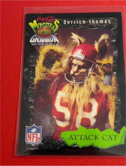 1994 Coca-Cola Monsters of the Gridiron #15 Derrick Thomas — front