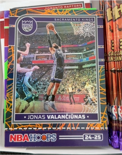 2024-25 Panini Haunted Hoops Slime Parallel SP #152 Jonas Valanciunas — front