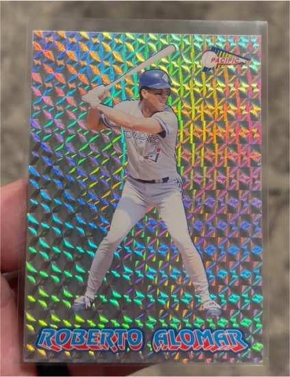 1994 Pacific Silver Prisms Triangles #5 Roberto Alomar — front