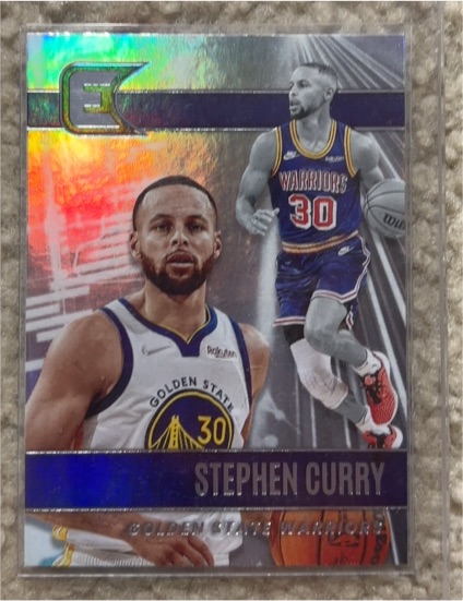 2021-22 Panini Chronicles Essentials #305 Stephen Curry — front
