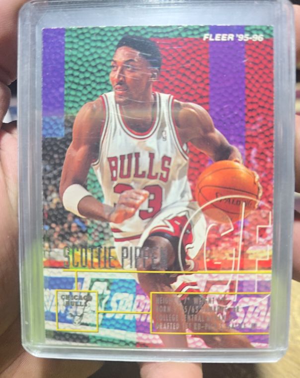 1995-96 Fleer #26 Scottie Pippen — front