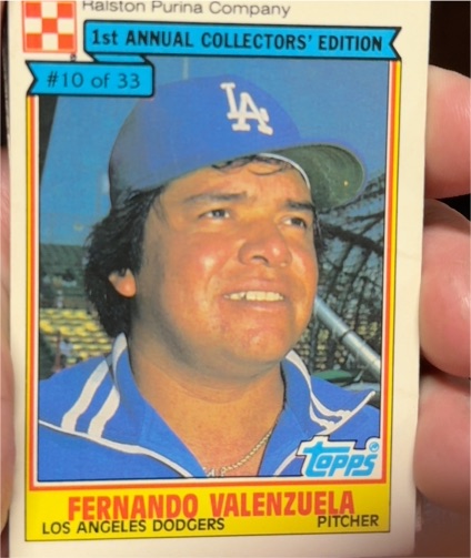 1984 Topps Ralston Purina #10 Fernando Valenzuela — front