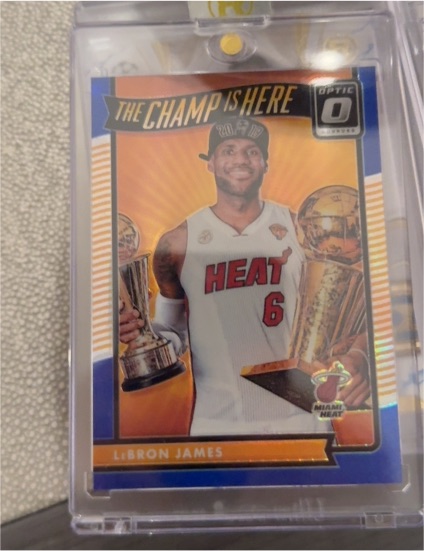 2016-17 Panini Donruss Optic #1 LeBron James The Champ Is Here — front
