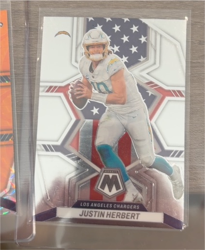 2022 Panini Mosaic #254 Justin Herbert — front