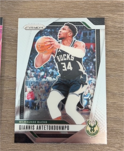 2024-25 Panini Prizm #85 Giannis Antetokounmpo — front