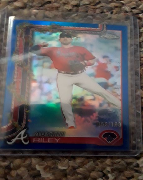 2025 Topps Holiday #H86 Austin Riley — front