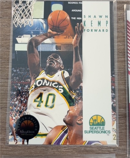 1993-94 Skybox Premium #169 Shawn Kemp — front