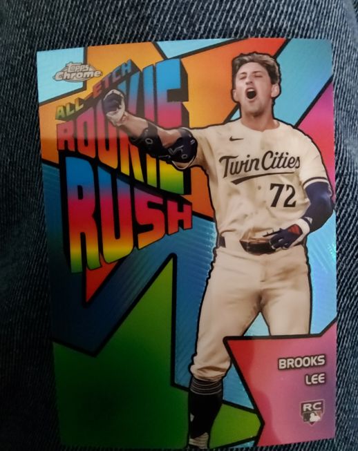 2025 Topps Chrome #CERR-1 Brooks Lee — front
