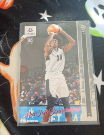 2022 Panini Chronicles Draft Picks Luminance #19 MarJon Beauchamp — front