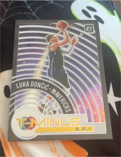2020-21 Panini Donruss Optic T-Minus 3, 2, 1 #10 Luka Dončić — front