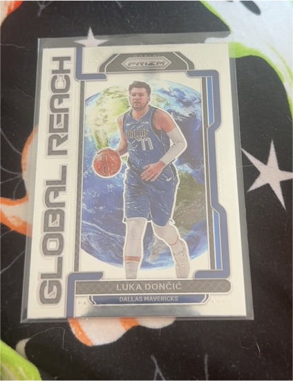 2021-22 Panini Prizm #4 Luka Dončić — front
