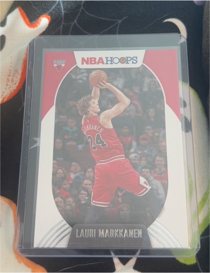 2020-21 Panini NBA Hoops #161 Lauri Markkanen — front