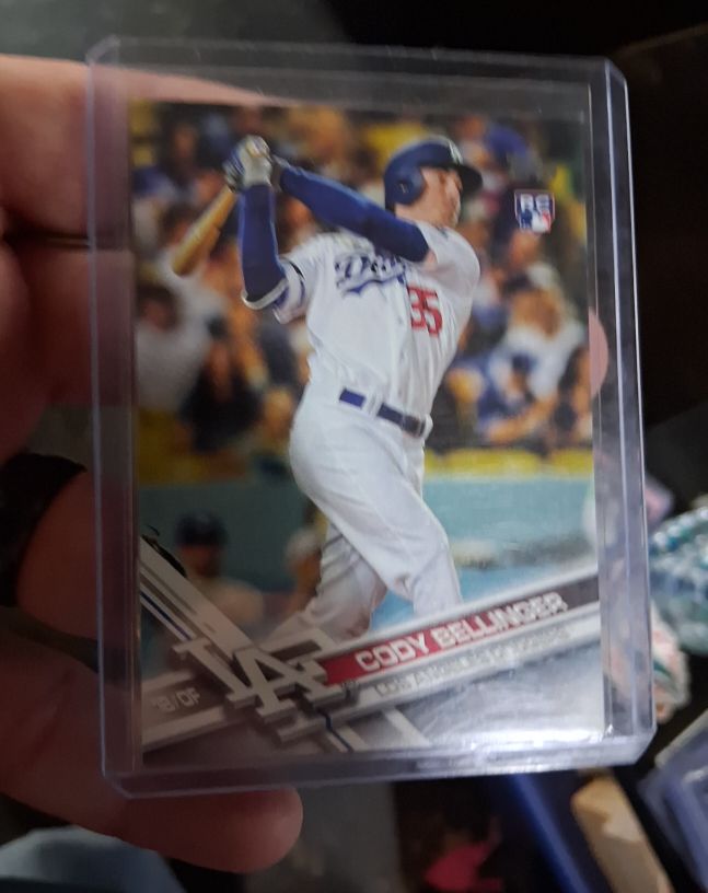 2017 Topps Update #US50 Cody Bellinger Rookie Card — front