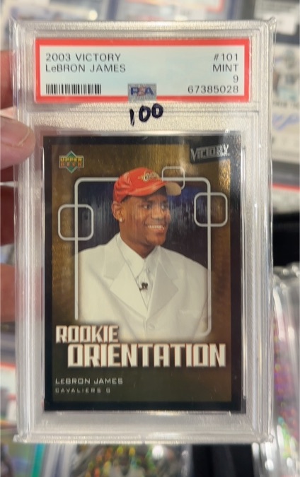2003 Upper Deck Victory #101 LeBron James Rookie Orientation — front