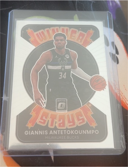 2021-22 Donruss Optic #1 Giannis Antetokounmpo Winner Stays — front