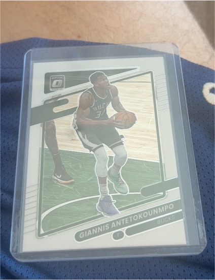 2021-22 Panini Donruss Optic #31 Giannis Antetokounmpo — front