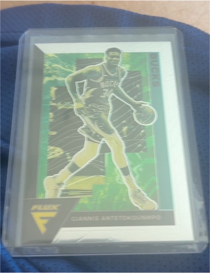 2020-21 Panini Flux #97 Giannis Antetokounmpo — front