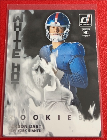 2025 Panini Donruss #10 Jaxson Dart White Hot Rookies — front