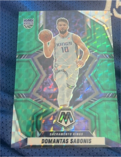 2021-22 Panini Mosaic #42 Domantas Sabonis — front