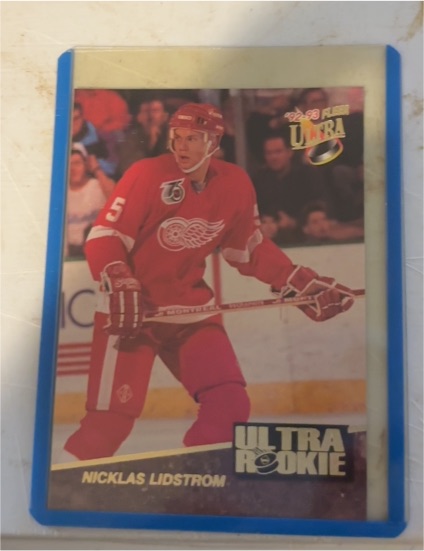 1992-93 Fleer Ultra #7 Nicklas Lidstrom — front