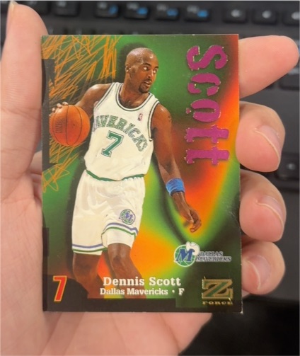 1997-98 SkyBox Z-Force #140 Dennis Scott — front
