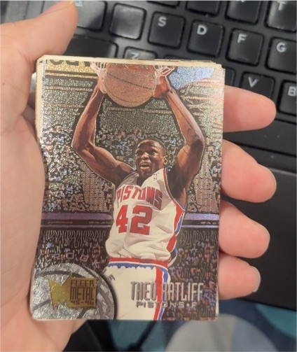 1995-96 Fleer Metal #146 Theo Ratliff — front