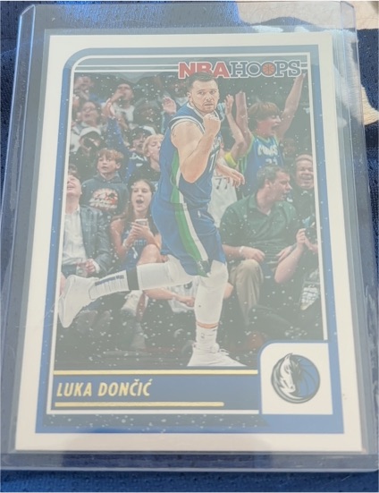 2023-24 Panini NBA Hoops #158 Luka Dončić — front