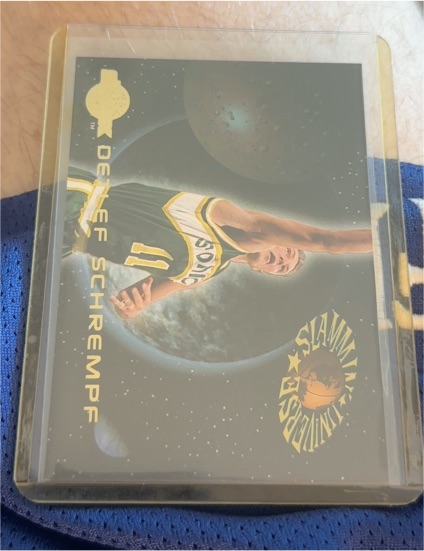 1994-95 SkyBox Premium Slammin' Universe #SU24 Detlef Schrempf — front