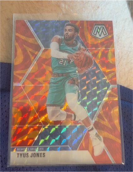 2019-20 Panini Mosaic #106 Tyus Jones — front