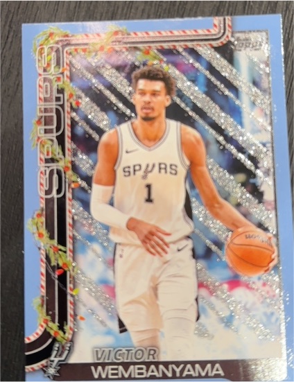 2025-26 Topps Basketball Holiday #H156 Victor Wembanyama — front